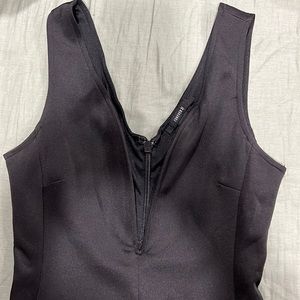Short black Forever 21 low plunge dress